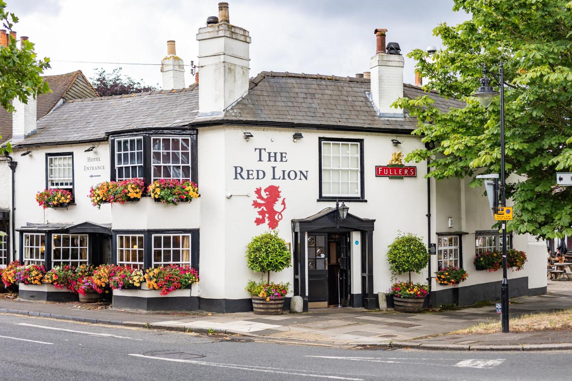 The Red Lion Hotel Hillingdon kerület Kültér fotó