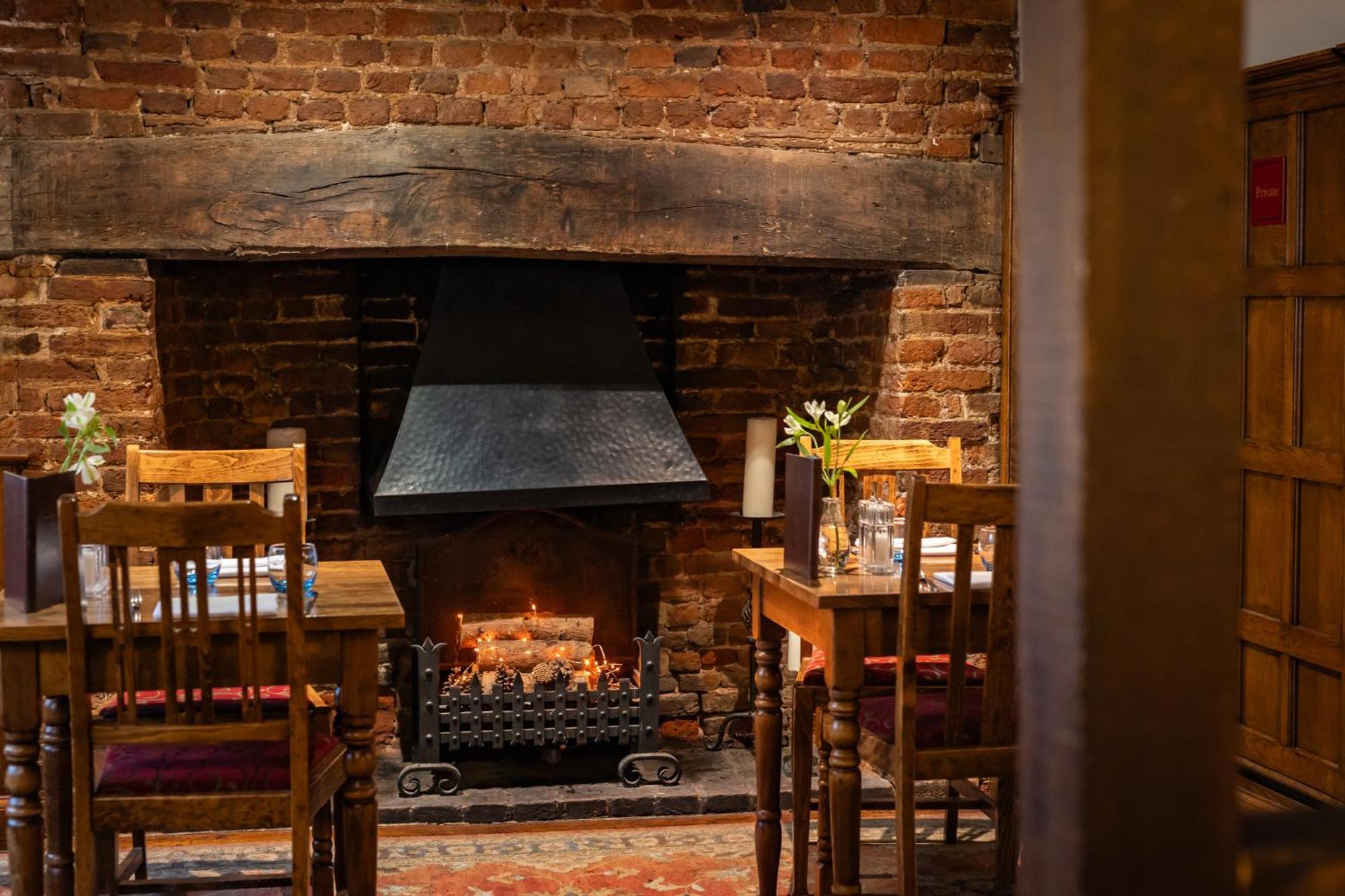 The Red Lion Hotel Hillingdon kerület Kültér fotó