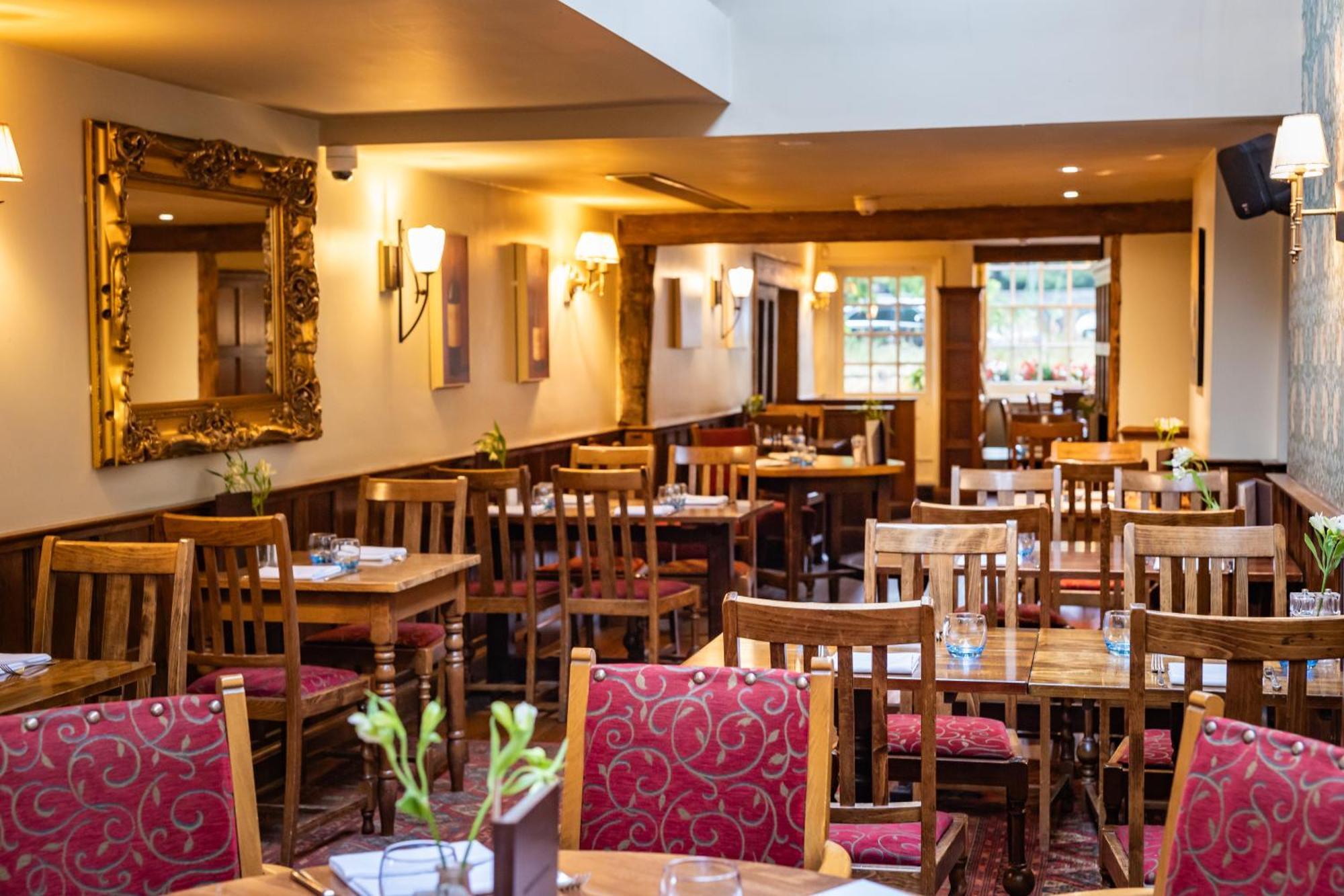 The Red Lion Hotel Hillingdon kerület Kültér fotó