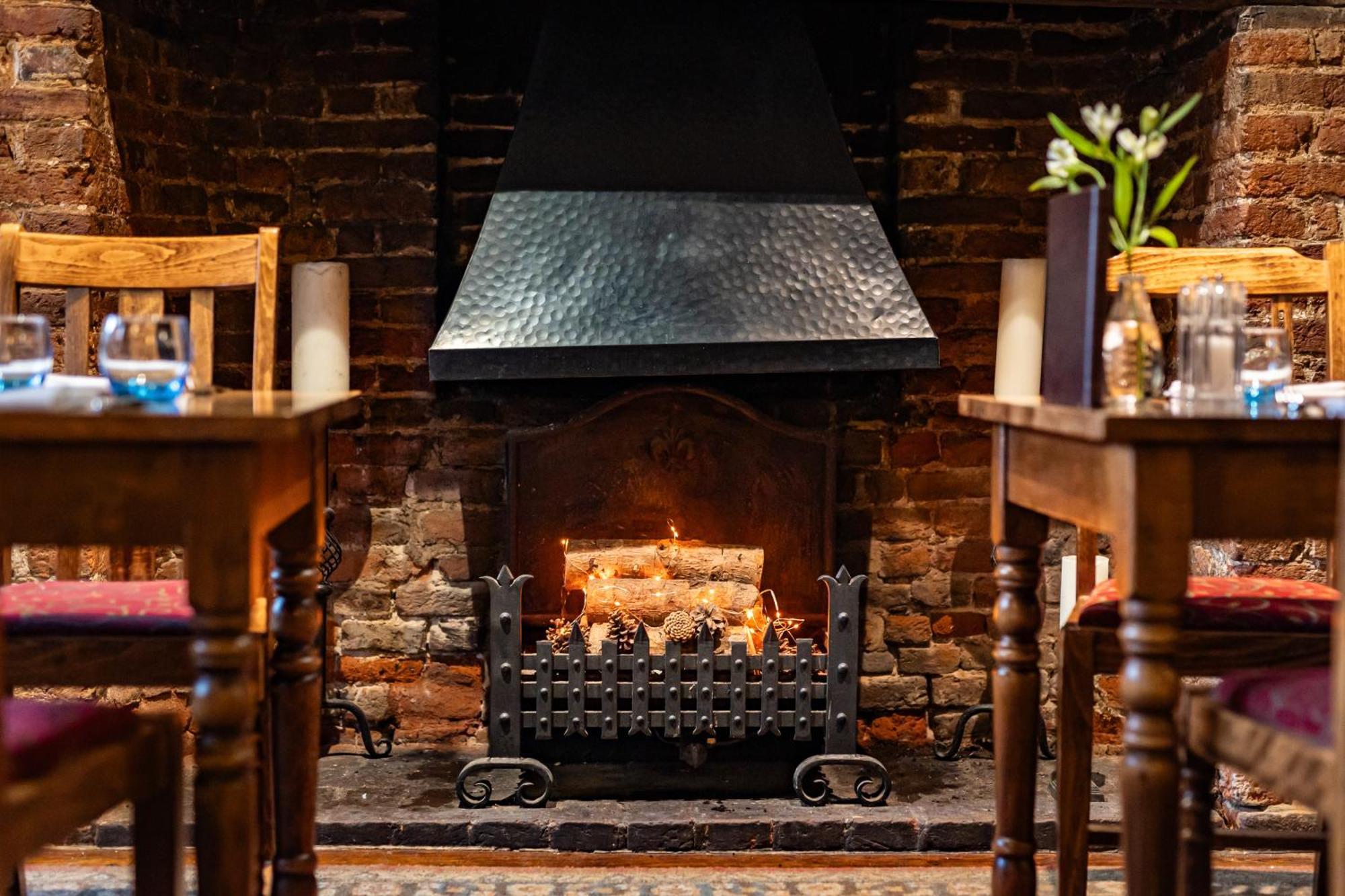 The Red Lion Hotel Hillingdon kerület Kültér fotó