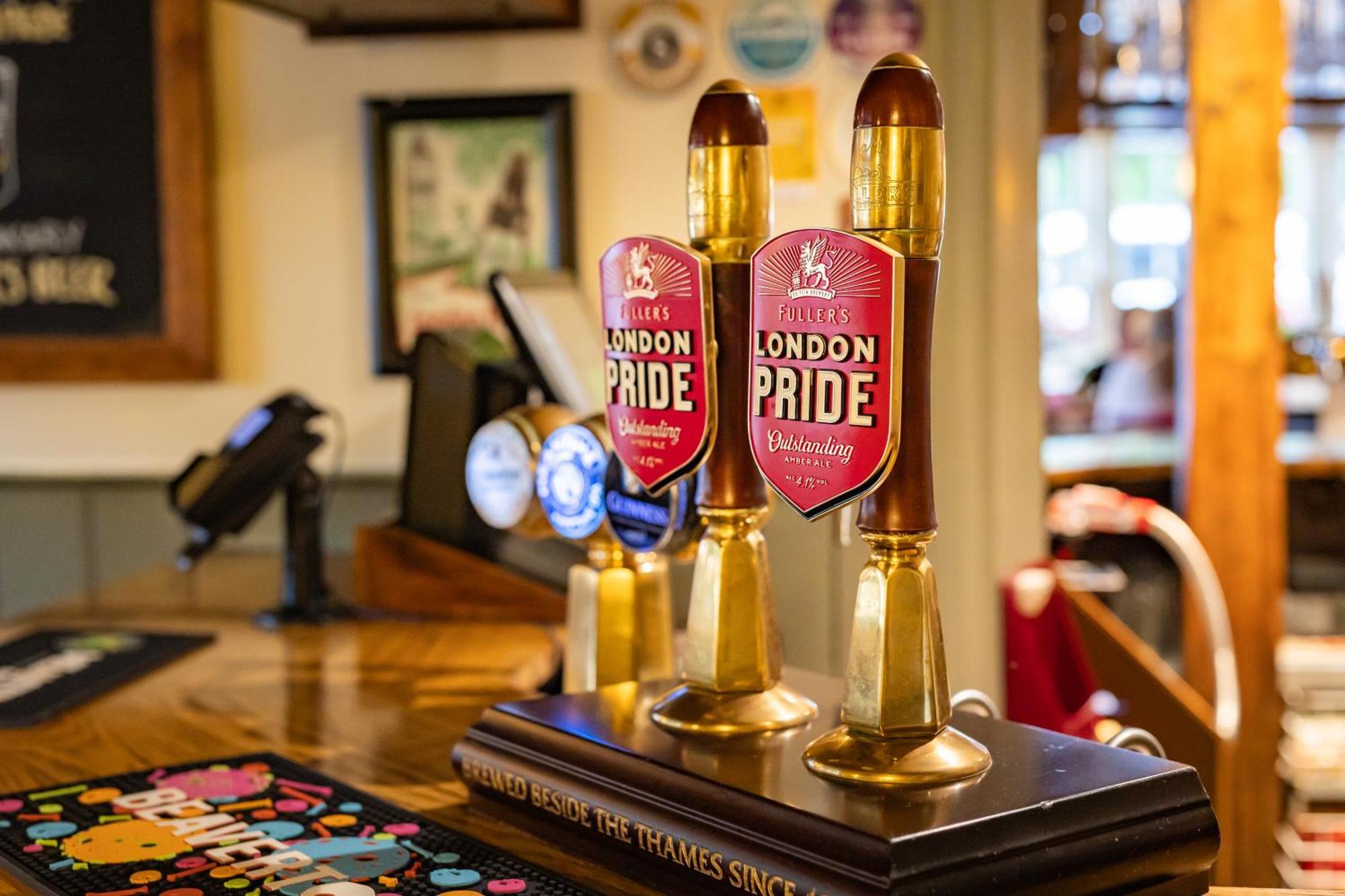 The Red Lion Hotel Hillingdon kerület Kültér fotó