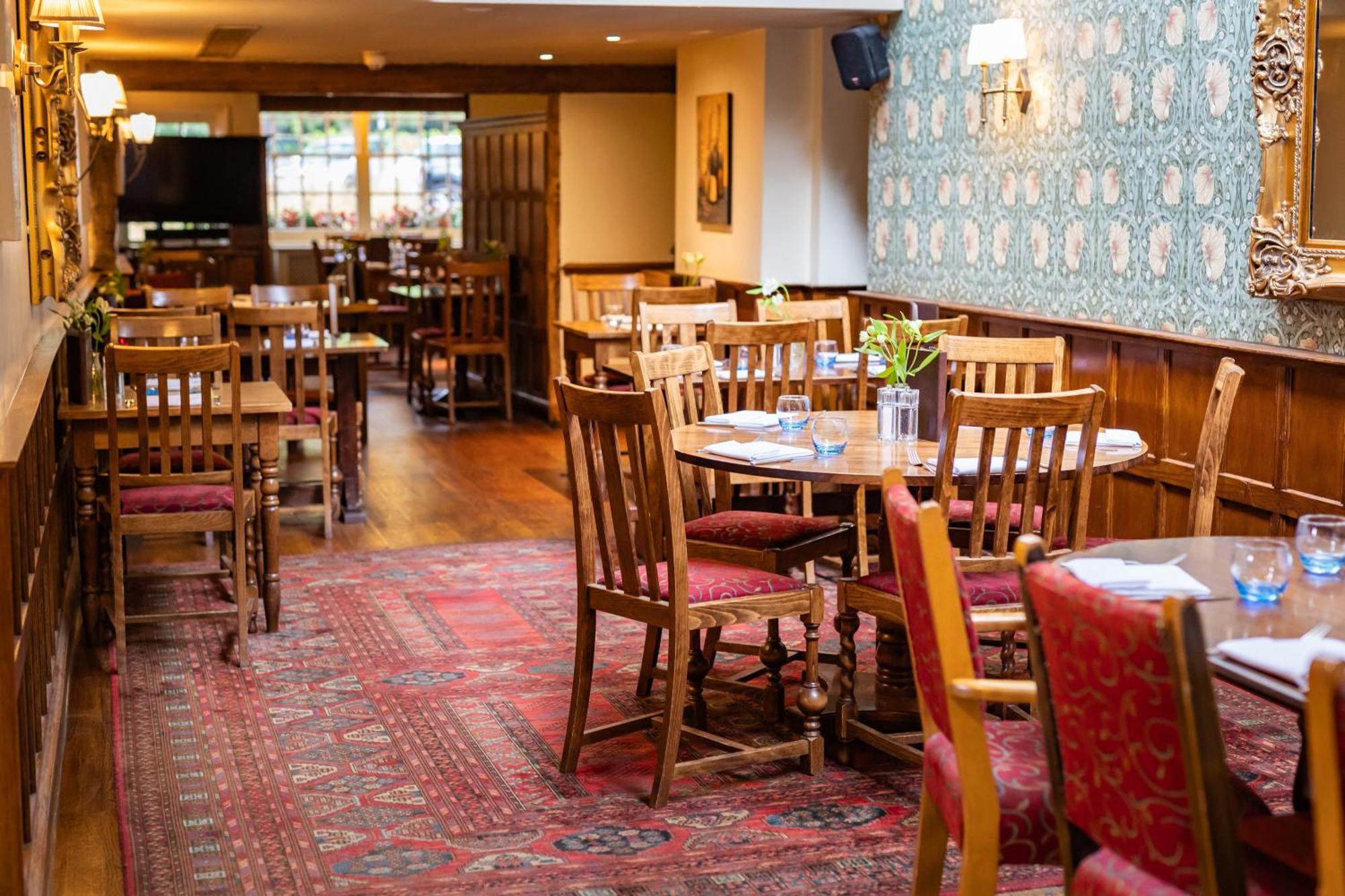 The Red Lion Hotel Hillingdon kerület Kültér fotó