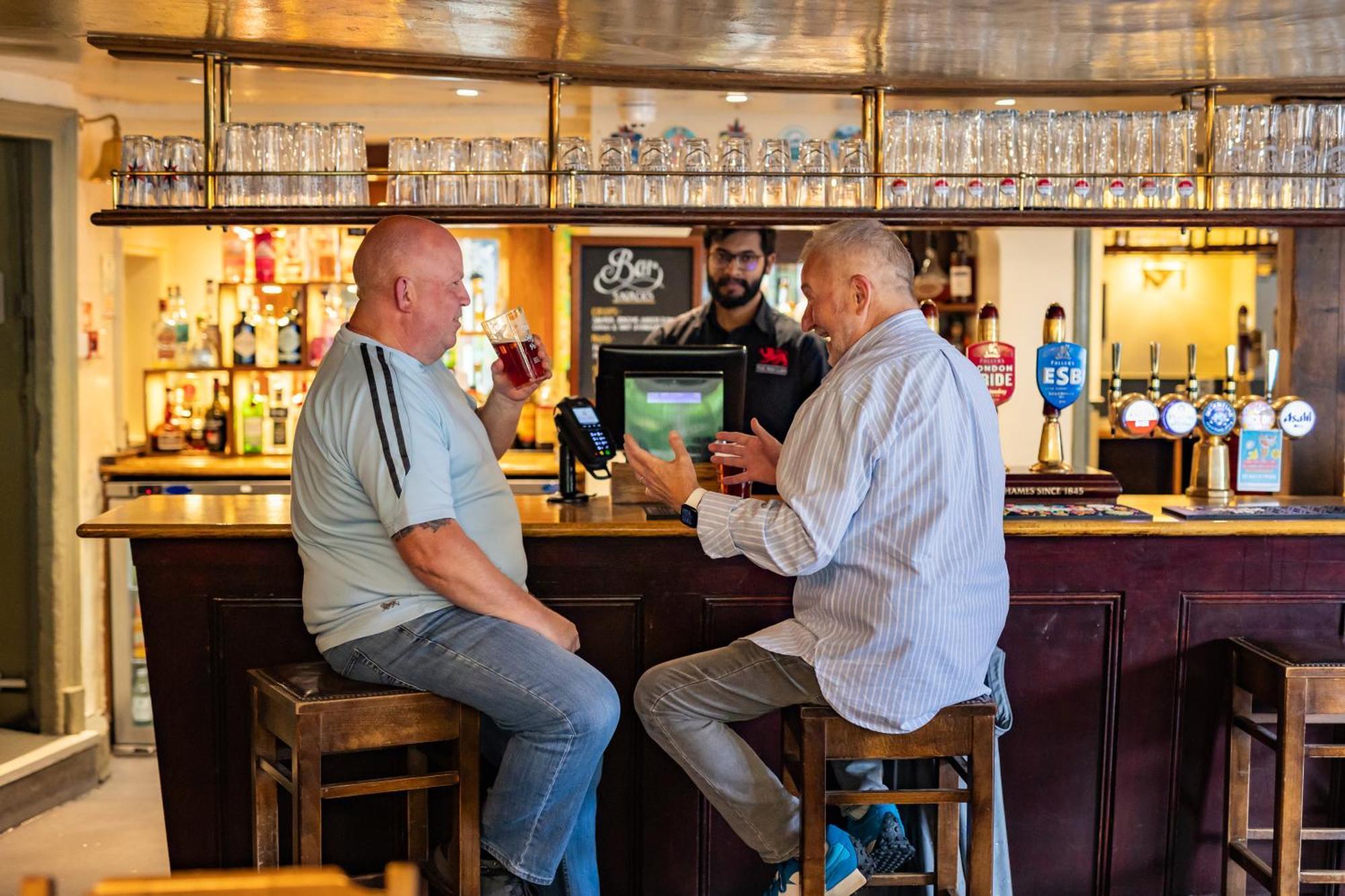 The Red Lion Hotel Hillingdon kerület Kültér fotó