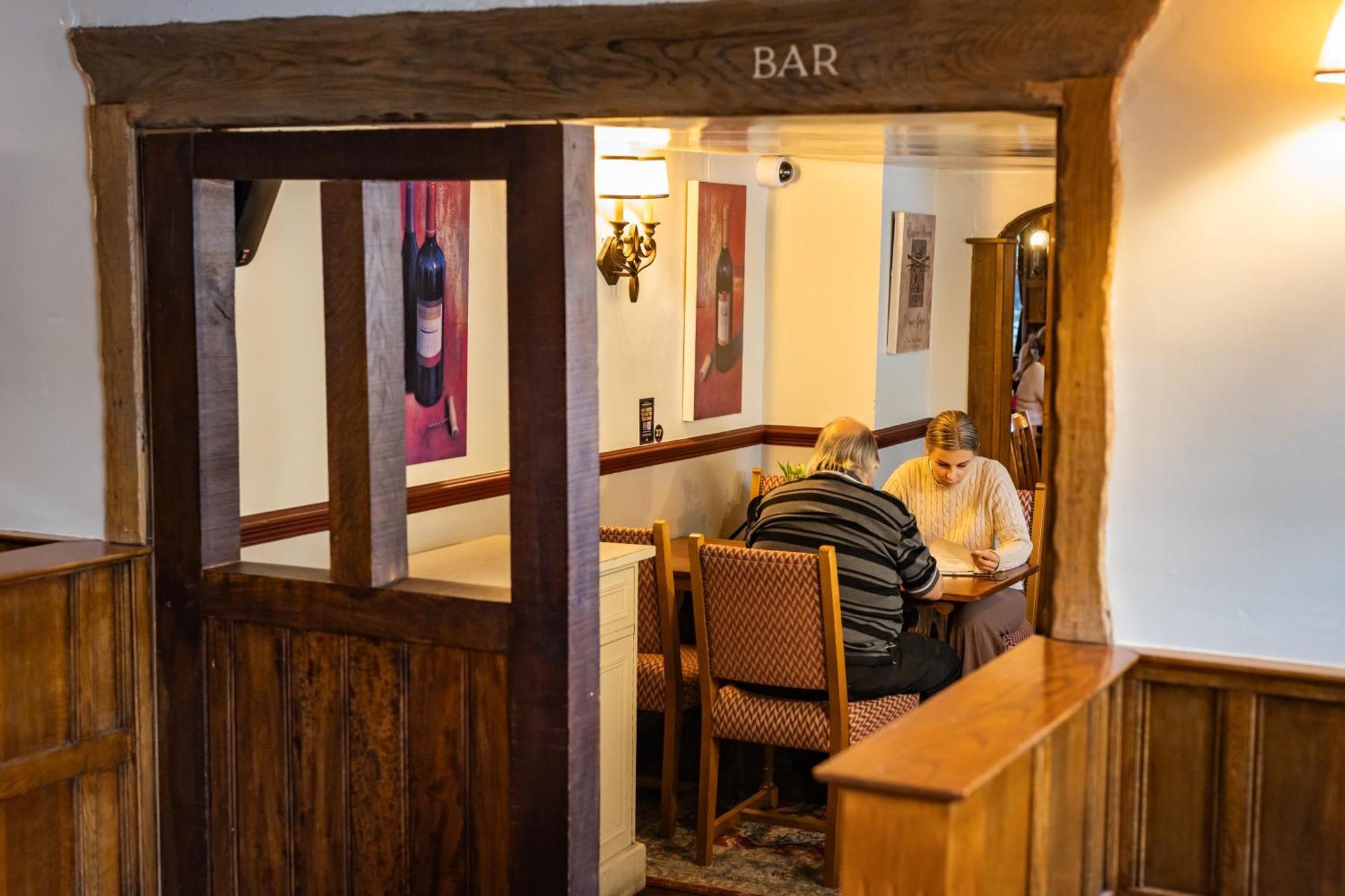The Red Lion Hotel Hillingdon kerület Kültér fotó