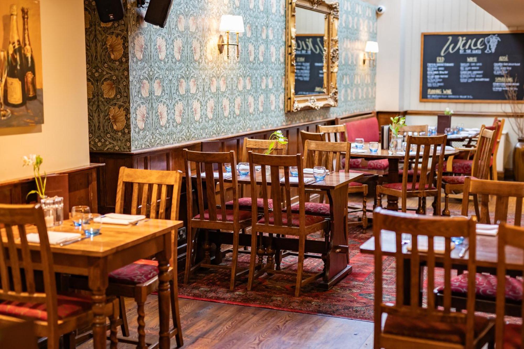 The Red Lion Hotel Hillingdon kerület Kültér fotó