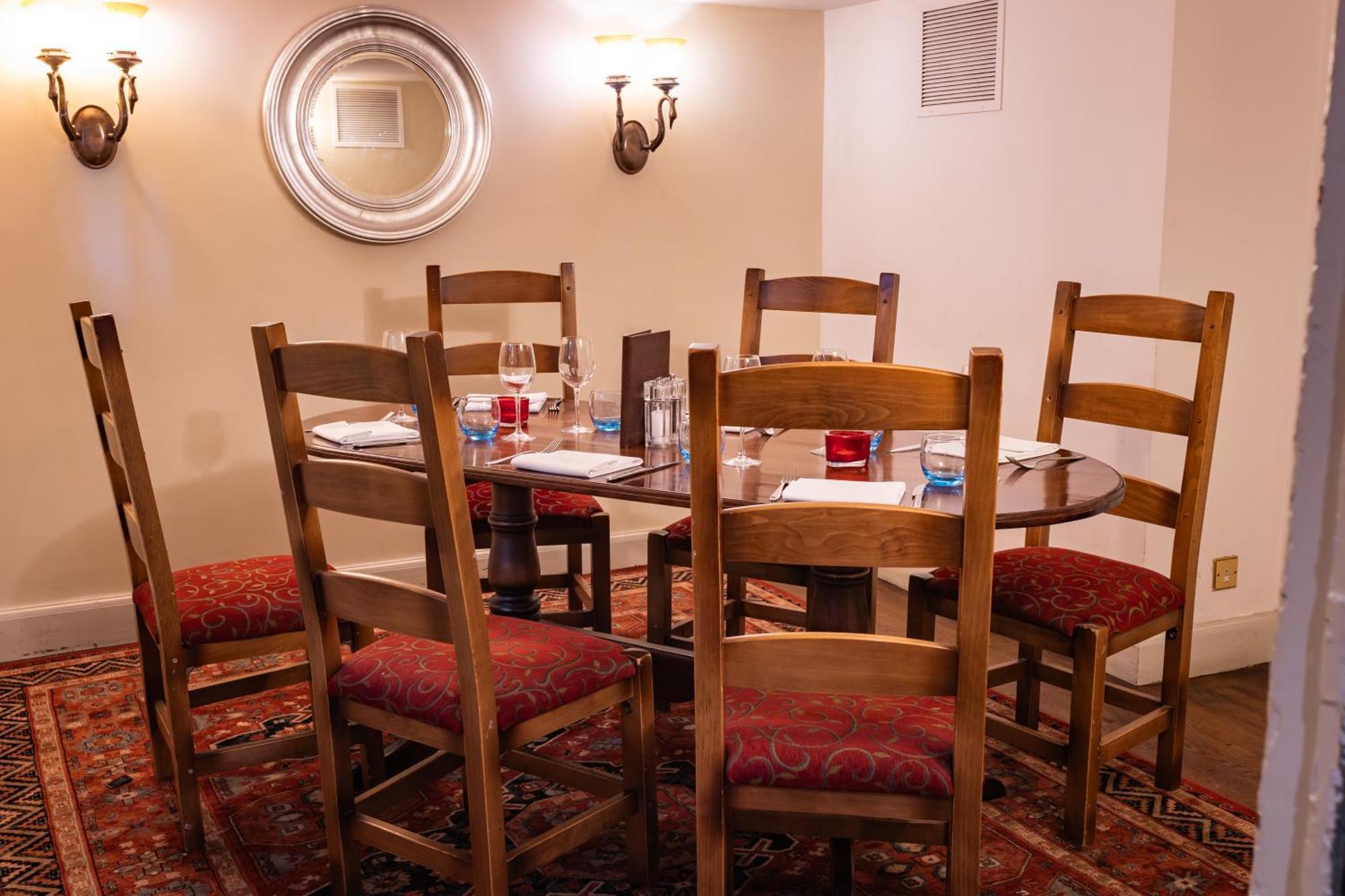 The Red Lion Hotel Hillingdon kerület Kültér fotó