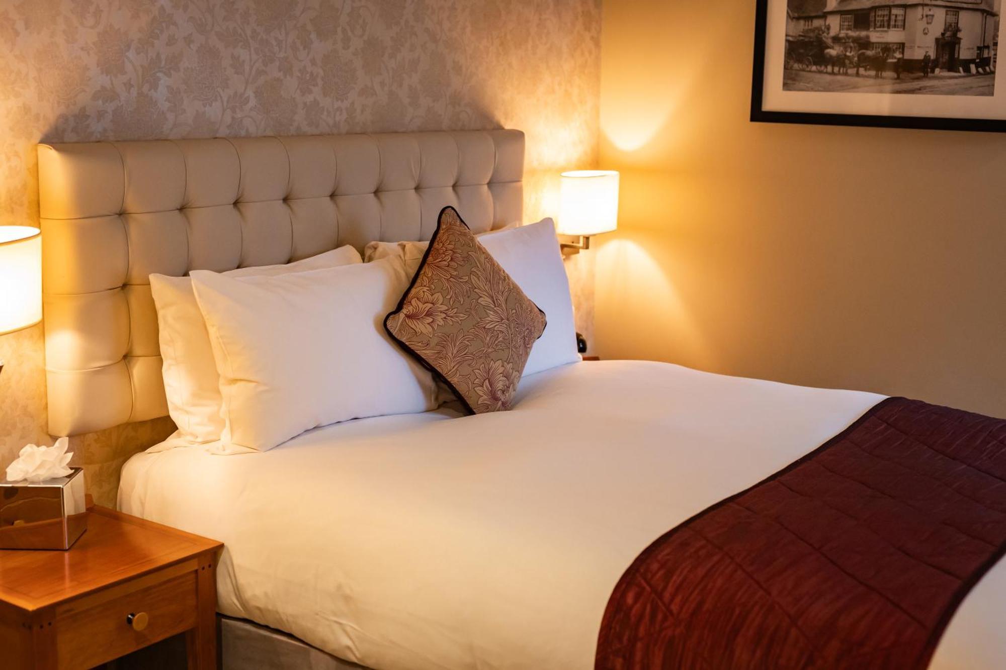 The Red Lion Hotel Hillingdon kerület Kültér fotó