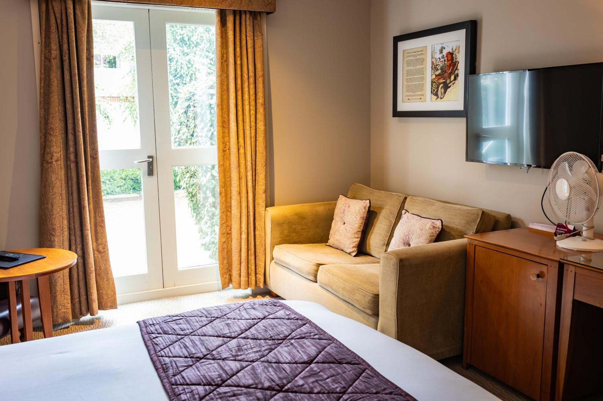 The Red Lion Hotel Hillingdon kerület Kültér fotó
