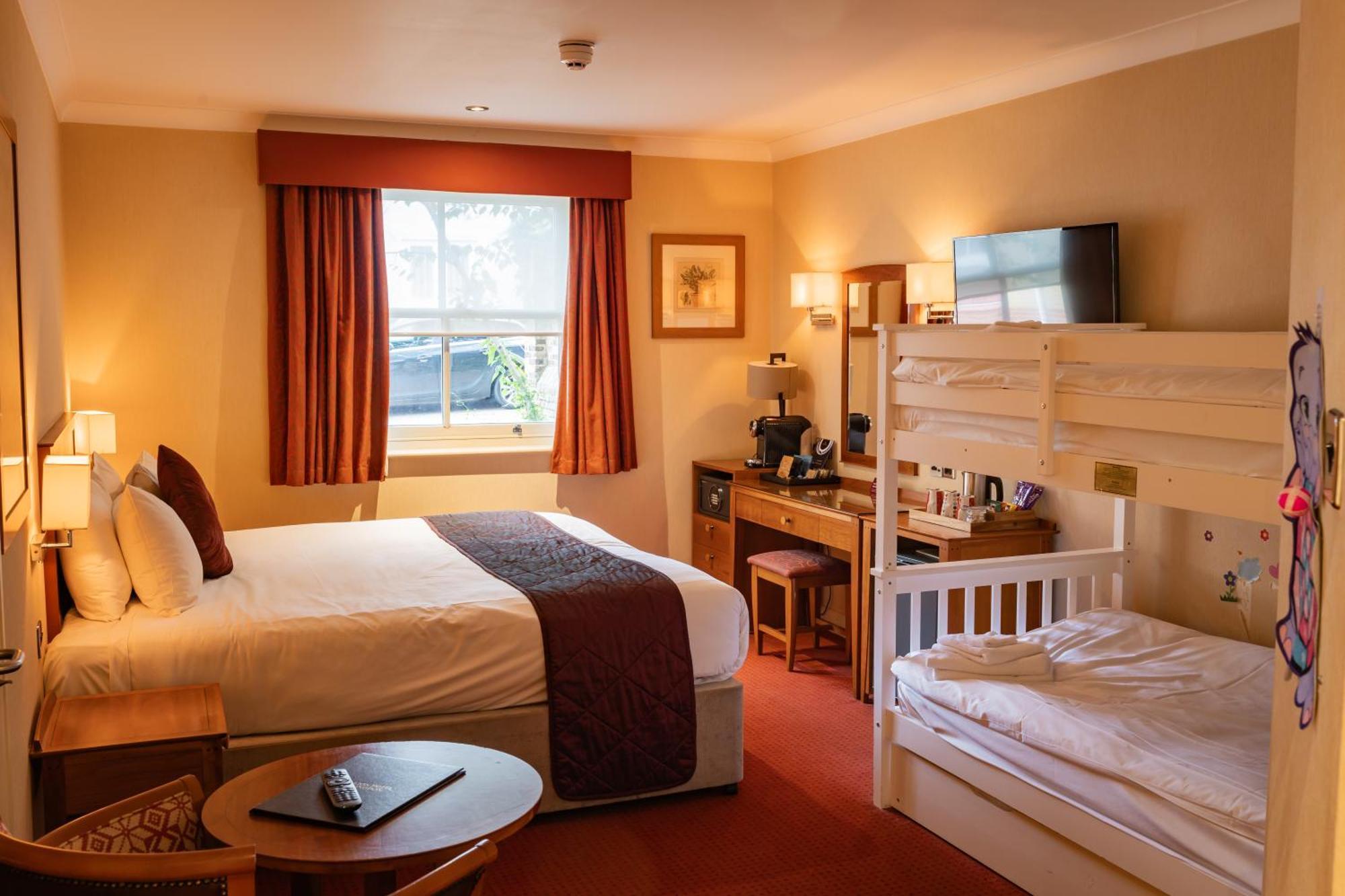 The Red Lion Hotel Hillingdon kerület Kültér fotó